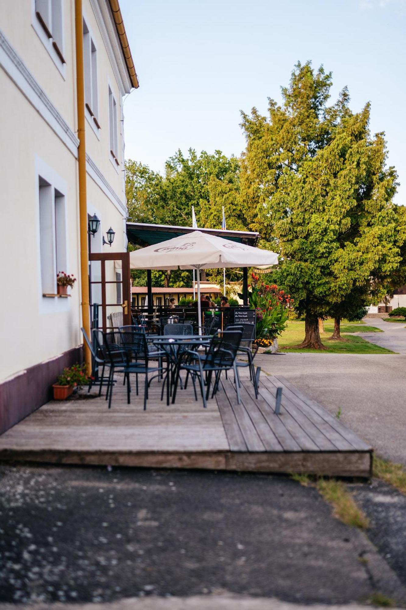 Resort Lesak Chlum u Trebone Extérieur photo
